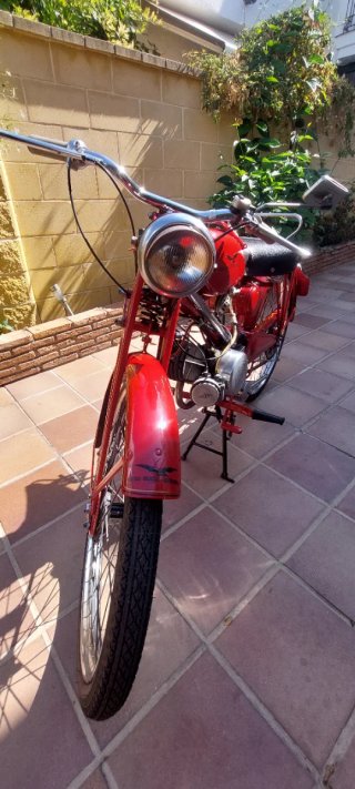 Moto Guzzi Hispania 65 Roja
