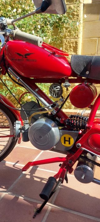 Moto Guzzi Hispania 65 Roja