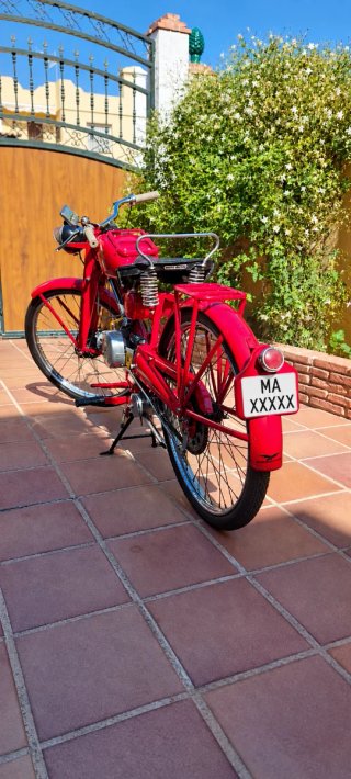 Moto Guzzi Hispania 65 Roja