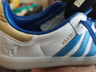 Zapatillas Adidas Messi tipo Samba Talla 40