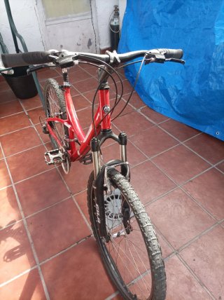 Bicicleta de Montaña Di Terzo Roja