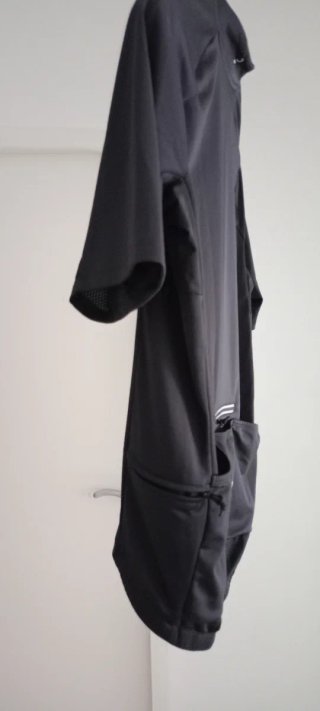Maillot de Ciclismo Negro. Triban.