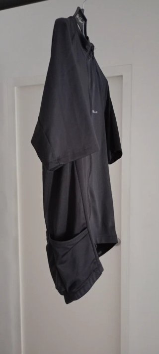 Maillot de Ciclismo Negro. Triban.