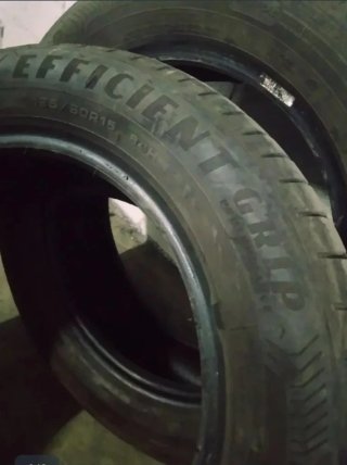 Pareja Neumáticos Goodyear 185/60R15