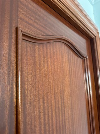 2 Puerta de madera interior con marco