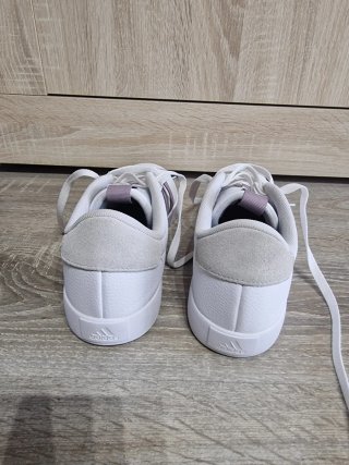 Zapatillas Adidas Blancas y Rosas