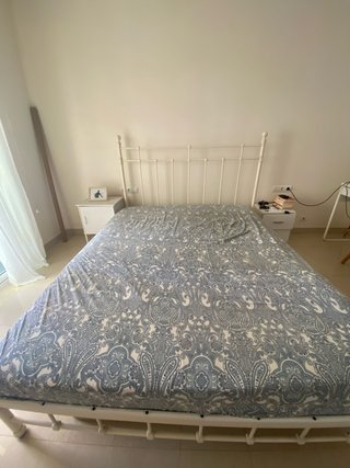 Cama de Metal Blanca sin colchón