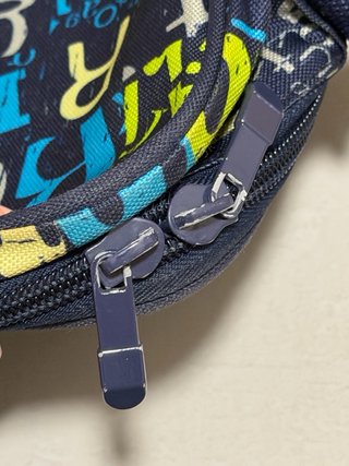Mochila bandolera y estuche Gabol