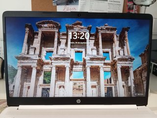 HP 15" Intel Core i3-1115G4 / 8GB RAM / 512GB SSD