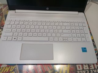 HP 15" Intel Core i3-1115G4 / 8GB RAM / 512GB SSD