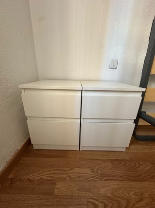 2 Mesitas de noche IKEA blancas