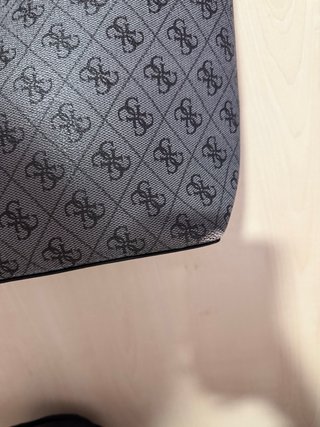 Bolso Guess Gris