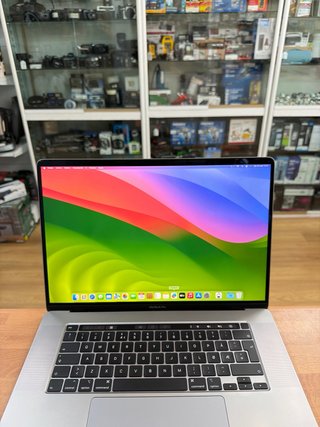 MacBook Pro 2019 16” i7 16GB RAM 500GB SSD
