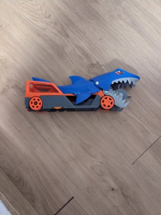 Hot Wheels Tiburón Mastica Coches