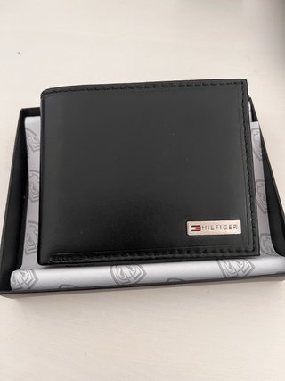 Cartera de Piel Negra Tommy Hilfiger