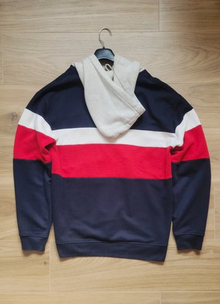 Sudadera Zara con capucha