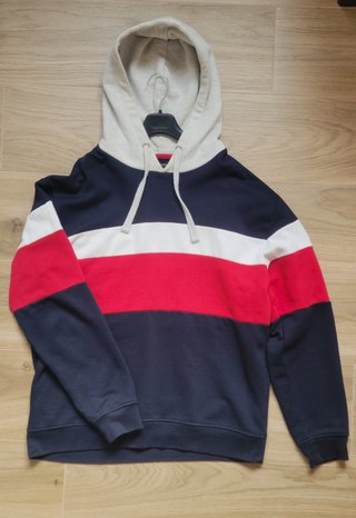 Sudadera Zara con capucha