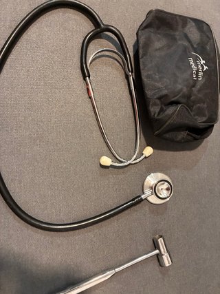 Conjunto médico fonendo, tensiómetro,