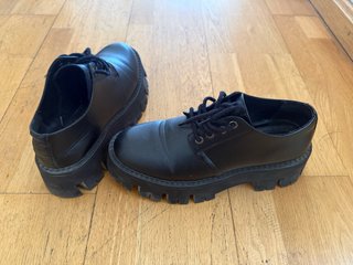 Mocasines negros con plataforma