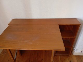 Mesa de estudio de madera