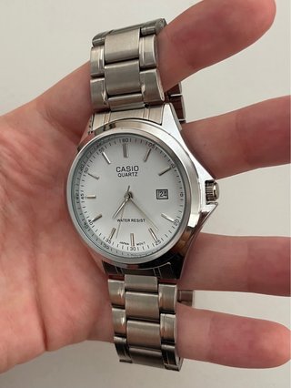 Reloj Casio MTP Plateado y Blanco