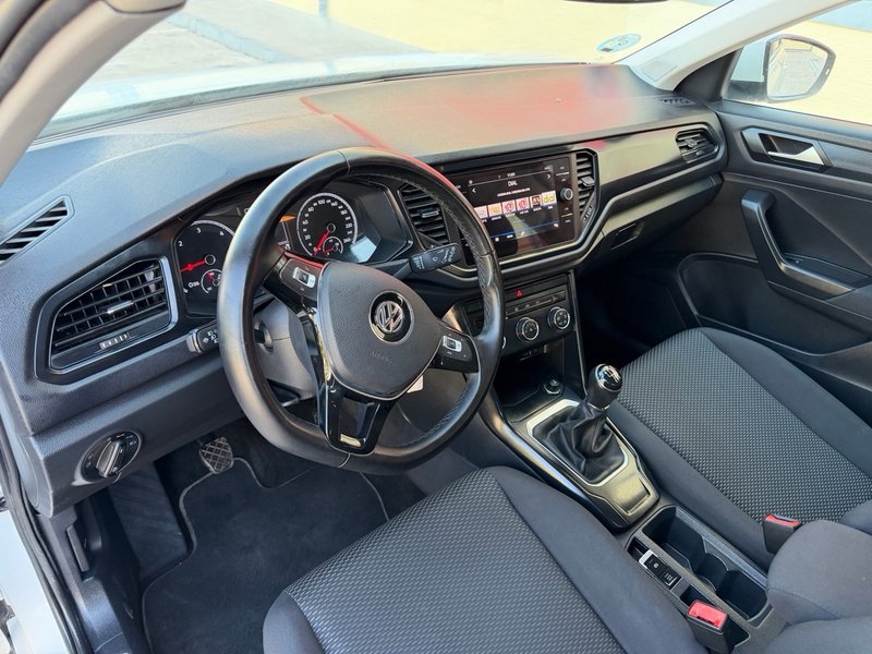 Volkswagen T-Roc 2021, foto 9