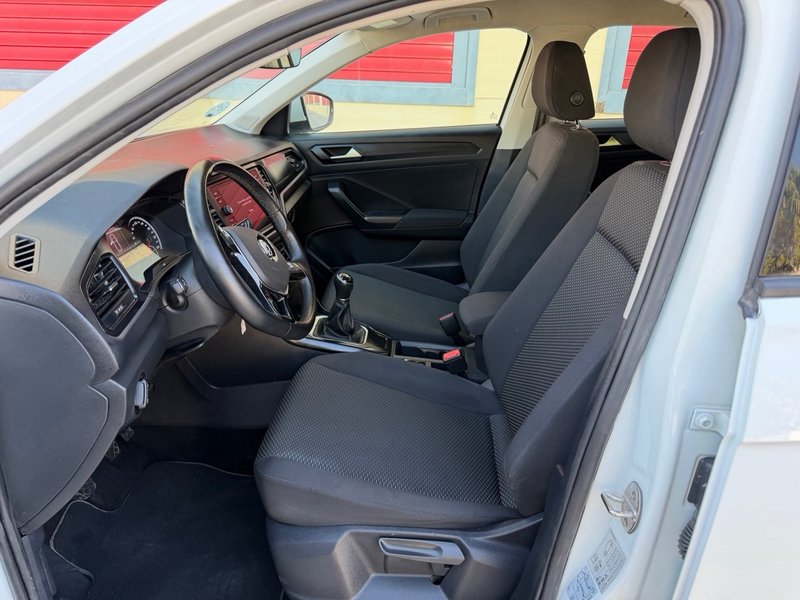 Volkswagen T-Roc 2021, foto 8