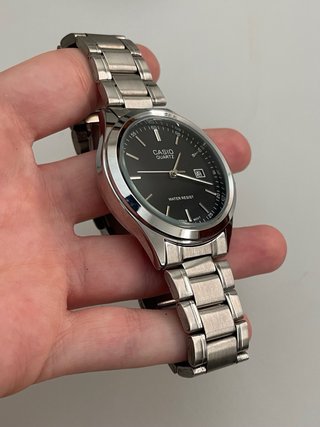 Reloj Casio MTP Plateado y Negro