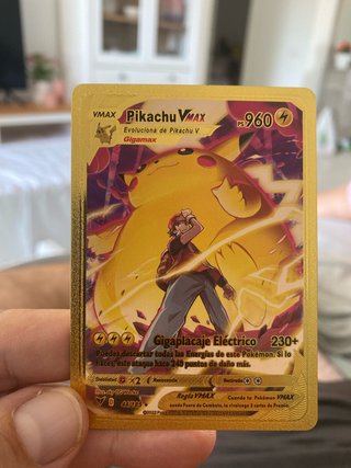 Carta Pokémon Pikachu VMAX Dorada