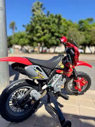 Moto a batería Feber Cross Roja