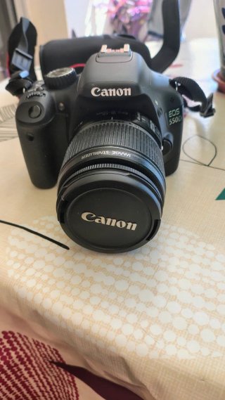 Cámara Canon EOS 550D con Accesorios