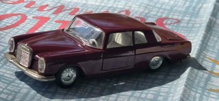 Coche miniatura Mercedes-Benz 250 Coupé Pilen