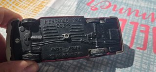 Coche miniatura Mercedes-Benz 250 Coupé Pilen