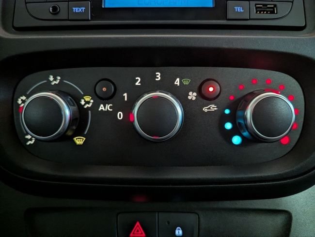 Nissan NV300 2021, foto 29