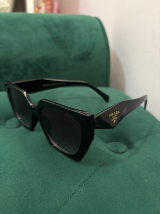 Gafas de sol negras