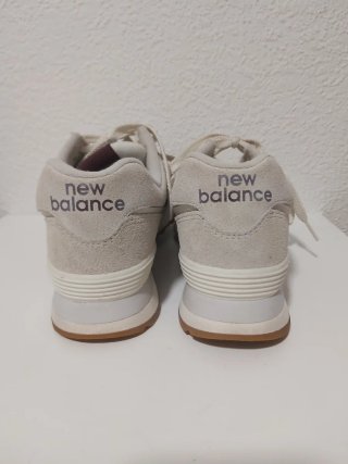 Zapatillas New Balance Beige y Morado