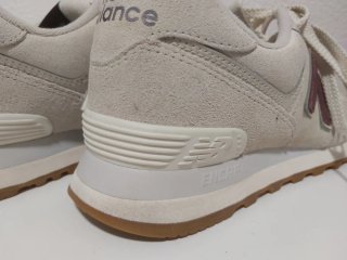 Zapatillas New Balance Beige y Morado