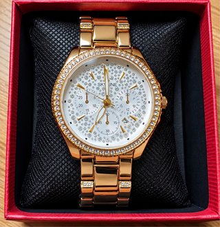 Reloj Skyline Dorado con Cristales