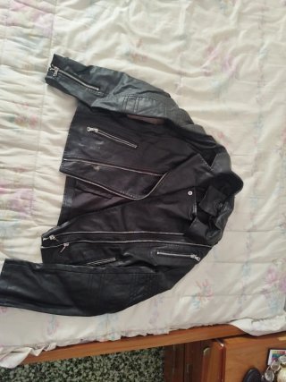 Chaqueta de cuero negra