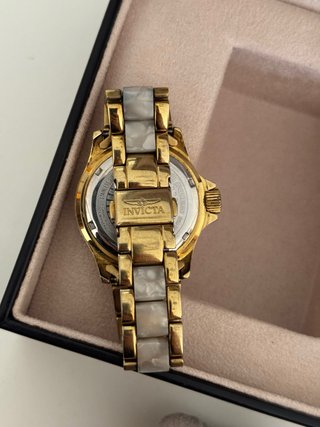Reloj Invicta Dorado con Circonitas Edición Limita