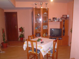 Mesa Cuadrada Extensible y Sillas de Salón
