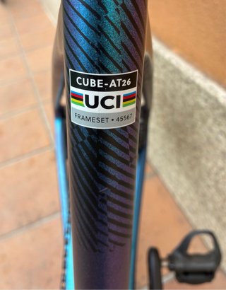 Bicicleta de carretera Cube attain slt 2026