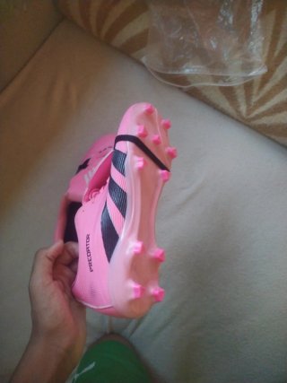 Botas de fútbol Adidas Predator rosas talla 40
