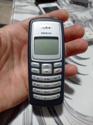 NOKIA 2100 COMO NUEVO PARA PONER BATERÍA