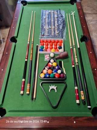 Mesa de billar americano con accesorios
