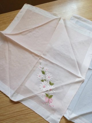 Set de 3 Pañuelos Bordados