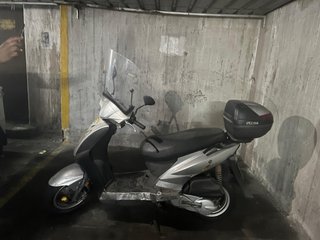 Scooter Alzago Plata/Negro Poco Uso