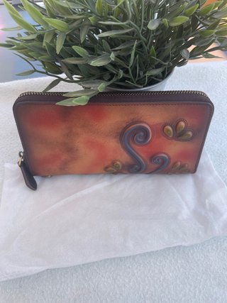Cartera de mujer con diseño floral
