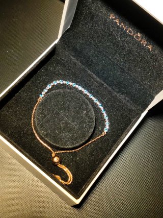 Pulsera Pandora Dorada con Piedras Azules