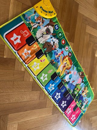 Alfombra Piano Bebés +1 Año nuevo en su caja.